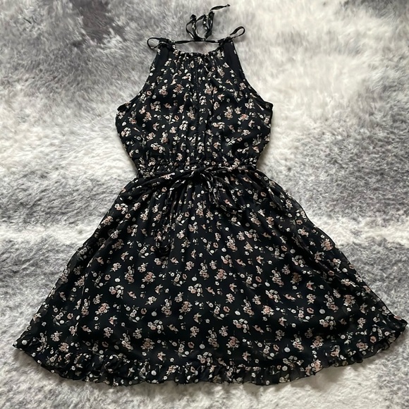 Abercrombie & Fitch Floral Dress - Picture 2 of 15